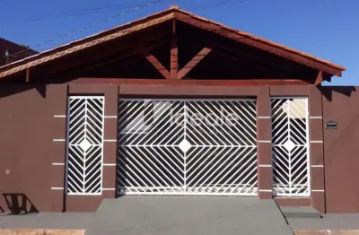 Casa com 3 quartos para alugar na Rua Tarumã, Jardim Novo Mundo, Várzea Grande