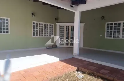 Casa com 3 quartos para alugar na Rua Treze, Boa Esperança, Cuiabá