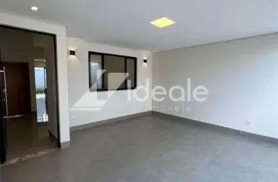 Casa com 3 quartos para alugar na Rua Vinte e Quatro de Agosto, 35, Jardim Califórnia, Cuiabá