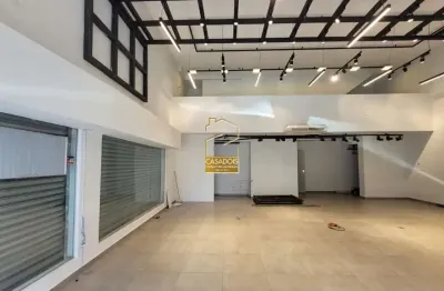 Aluguel de loja comercial em esquina movimentada de moema
