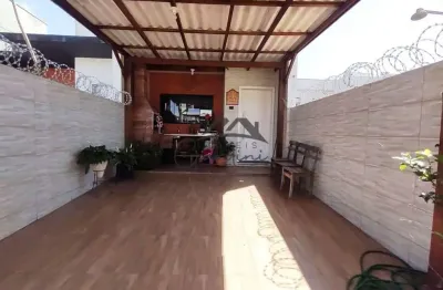 Casa com 2 quartos à venda na rua ayrton senna, 100, centro, balneário piçarras por r$ 450.000