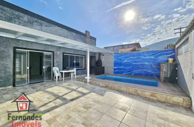 Casa isolada com piscina na quadra da praia  com 3 dormitórios à venda, 250 m² por r$ 784.000  solemar  praia grande sp