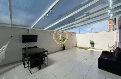Apartamento com 60,38m² de garden, semi-mobiliado, 2 quartos, sendo 1 suíte.