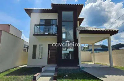 Casa espetacular no condomínio royal garden, maricá - 2 suítes e quintal amplo!