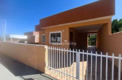 Casa com 03 quartos, sendo 01 suíte  em condomínio  pertinho do centro de maricá.