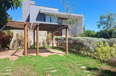 Maravilhosa casa no cond. pedra verde – 4 suítes, piscina, área gourmet e paisagismo exuberante!