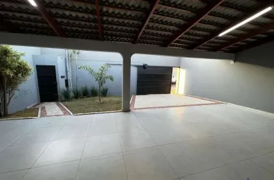 Casa com 3 quartos à venda na Rua Monte Carmelo, 155, Osvaldo Rezende, Uberlândia