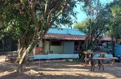 Sítio com 2,5 alqueires bem localizado no município de indianópolis-mg