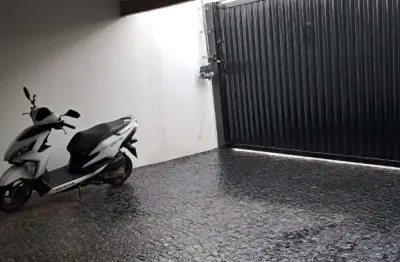 Casa com 3 quartos, uma suíte, com armários e acabamento nobre no bairro novo mundo em uberlândia-mg