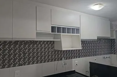Lindo apartamento em um bairro fechado e planejado com vaga fixa e coberta de veículo