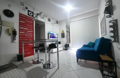 Aconchegante apartamento à venda com 01 dormitório mobiliado!