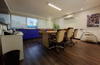 Conjunto comercial – 104m² | 3 salas conjugadas | 3 vagas!