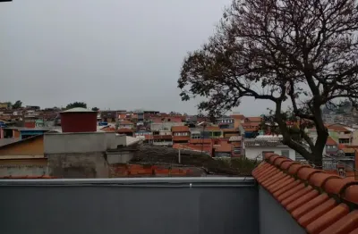 Lindo sobrado com 3 dormitórios, 2 vagas na garagem, com excelente localização
