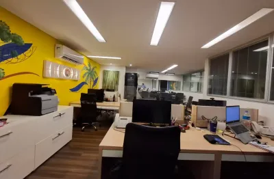 Conjunto comercial para locação – 104m² | 3 salas conjugadas | 3 vagas!