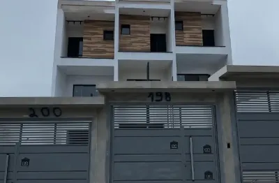 Sobrado com 3 vagas e 3 dormitórios próximo ao metrô.  pronto para morar