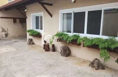 Casa isolada 3 dorms,1 suíte e edícula, flórida, praia grande