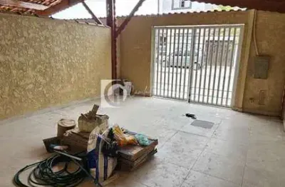 Casa à venda na Rua Alexandre Levy, 74, Jardim Samambaia, Praia Grande