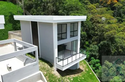 Casa para Venda em Teresópolis, Golfe, 2 dormitórios, 2 suítes, 2 vagas