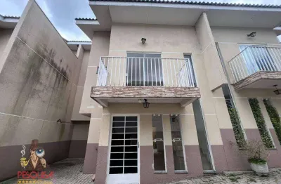 Sobrado com 3 dormitórios para alugar, 100 m² por R$ 2.931,17/mês - Cachoeira - Curitiba/PR