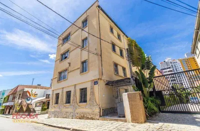 Apartamento com 3 dormitórios para alugar, 96 m² por R$ 2.883,14/mês - Centro - Curitiba/PR