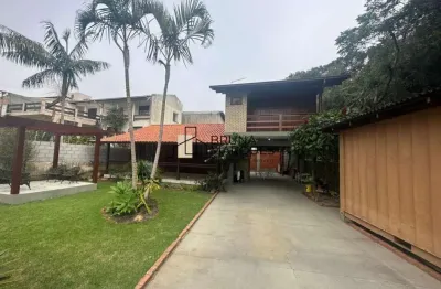 Este encantador imóvel está pronto para receber uma nova família!