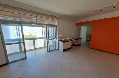 Oportunidade, excelente apartamento em frente a praça do Campo Grande