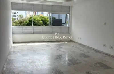 Apartamento com 4/4, bem localizado, em rua plana , oportunidade!