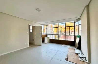 Lindo apartamento com 2/4 totalmente reformado , prédio modernizado na graça