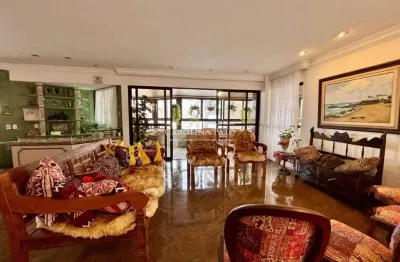 Apartamento amplo, com 03 suites completas e varandas amplas