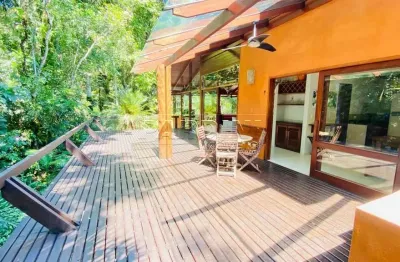 Linda casa com 3 suítes e área gourmet na praia do félix em ubatuba!