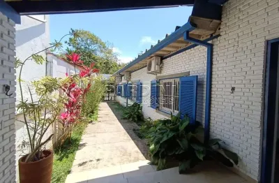 Excelente  casa em condomínio com 4 dormitórios e espaço gourmet, pertinho do mar, na praia das toninhas em ubatuba!