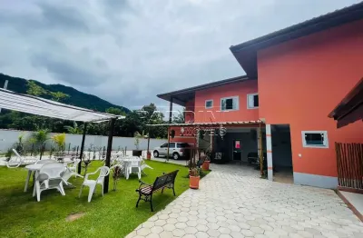 Excelente pousada no saco da ribeira, próxima das marinas e da praia do lázaro, em ubatuba!
