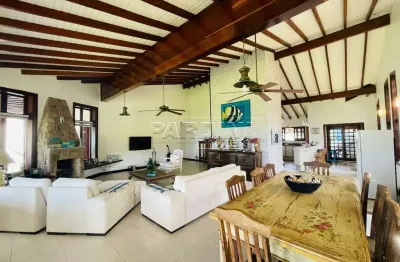 Ótima casa frente ao mar, em condomínio, na praia da lagoinha em ubatuba!
