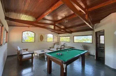 Ótima casa próxima do mar (com vista) na praia da enseada em ubatuba!