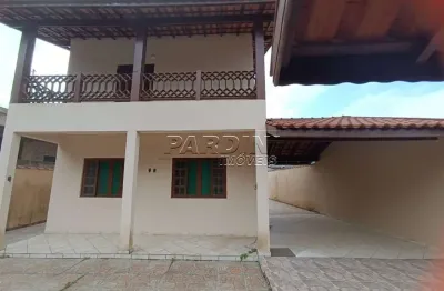 Ótimo sobrado com ótima localização, próximo do mar e de comércios, na praia da lagoinha em ubatuba!