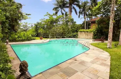 Locação temporada, em condomínio, pé na areia, piscina e espaço gourmet, na praia dura em ubatuba!