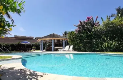 Casa em condomínio com 6 dormitórios, ampla piscina e espaço gourmet, na praia Domingas Dias em Ubatuba!