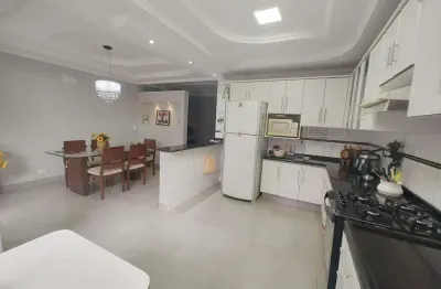Sobrado à venda em maringá, vila bosque, com 4 quartos, com 239.48 m²