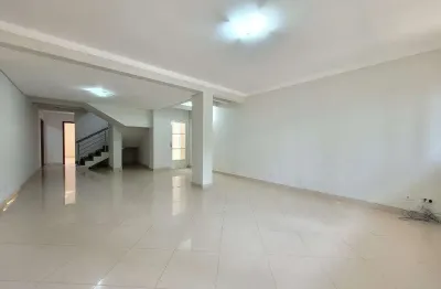 Sobrado para alugar em maringá, residencial moreschi, com 5 quartos, com 310.71 m²
