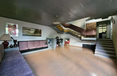Sobrado com 541.5 m² e 4 quartos à venda na zona 05 - maringá