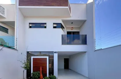 Sobrado à venda em maringá, recanto dos magnatas, com 3 quartos, com 218.99 m²