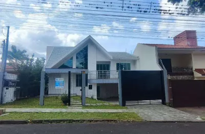 Sobrado à venda em maringá, zona 05, com 4 suítes, com 421.59 m²