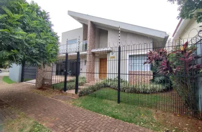 Sobrado à venda em Maringá, Zona 05, com 3 quartos, com 273.26 m²