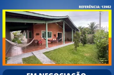Casa para venda em itanhaém, suarão, 3 dormitórios, 1 suíte, 1 banheiro, 4 vagas