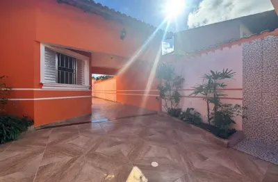 Casa à venda na Avenida Marginal, Vila Loty, Itanhaém