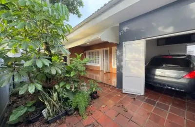 Casa para Venda em Itanhaém, Centro, 4 dormitórios, 1 suíte, 3 banheiros, 2 vagas