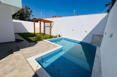 Casa para venda em itanhaém, santa julia, 3 dormitórios, 2 suítes, 2 banheiros, 3 vagas