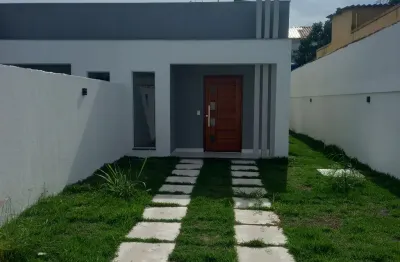 Linda casa, pedra de guaratiba, com sala  2quartos com 1 suite, garagem e quintal