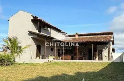 Linda chacára a venda com 708 m² de área total, dentro da cidade!