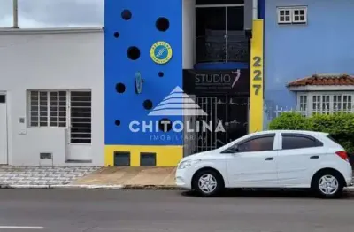 Duas salas comerciais em ótima localização!! - 2 medindo 40m² cada uma, com ar condicionado, recepção, 2 banheiros, copa e despensa. agende uma visi